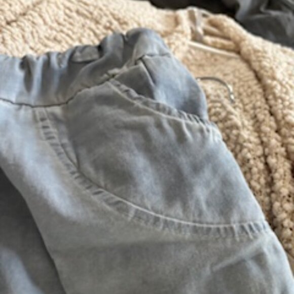 Lightweight Made in Italy Spring Pants - Picture 7 of 8